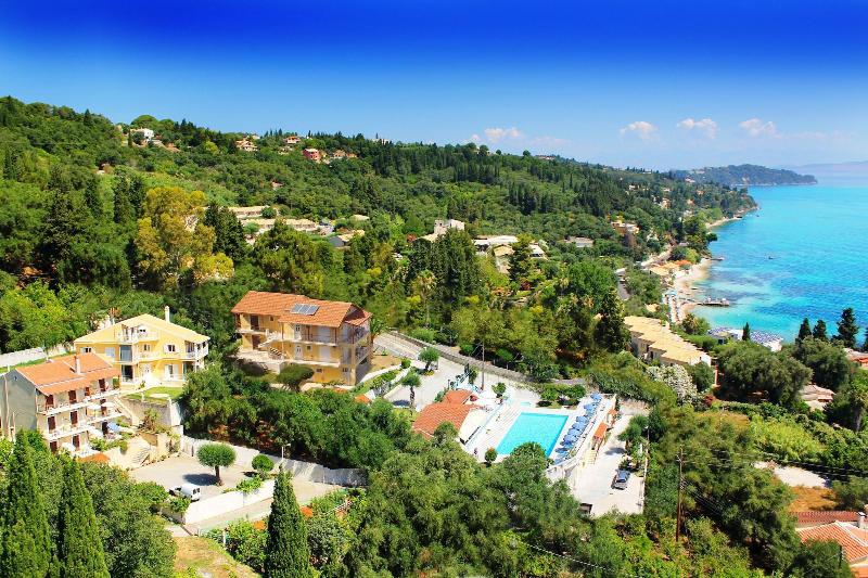 Brentanos Apartments ~ A ~ View of Paradise image
