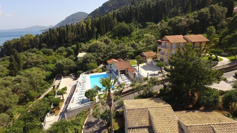 Brentanos Apartments ~ A ~ View of Paradise image