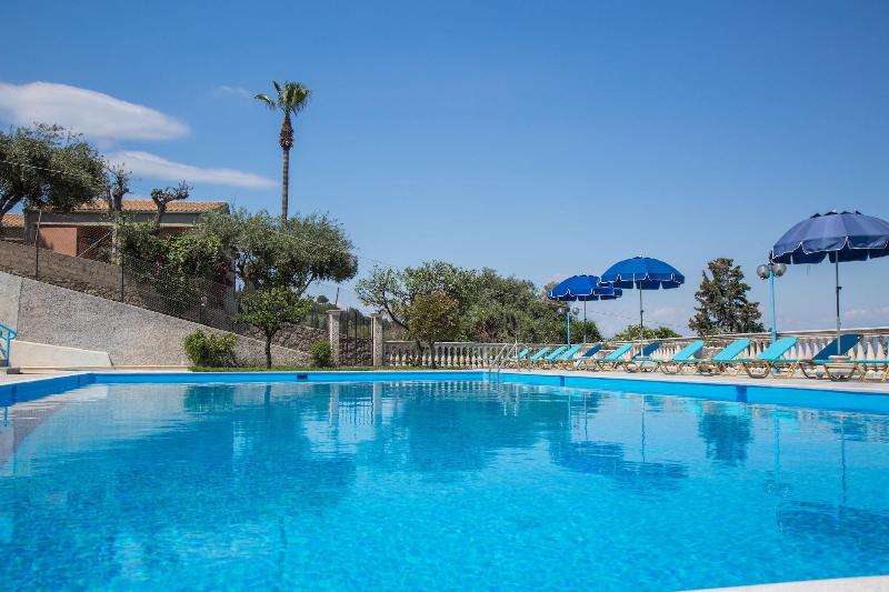 Brentanos Apartments ~ A ~ View of Paradise image