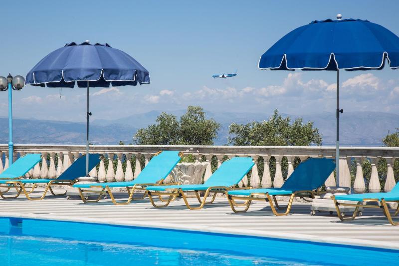 Brentanos Apartments ~ A ~ View of Paradise image