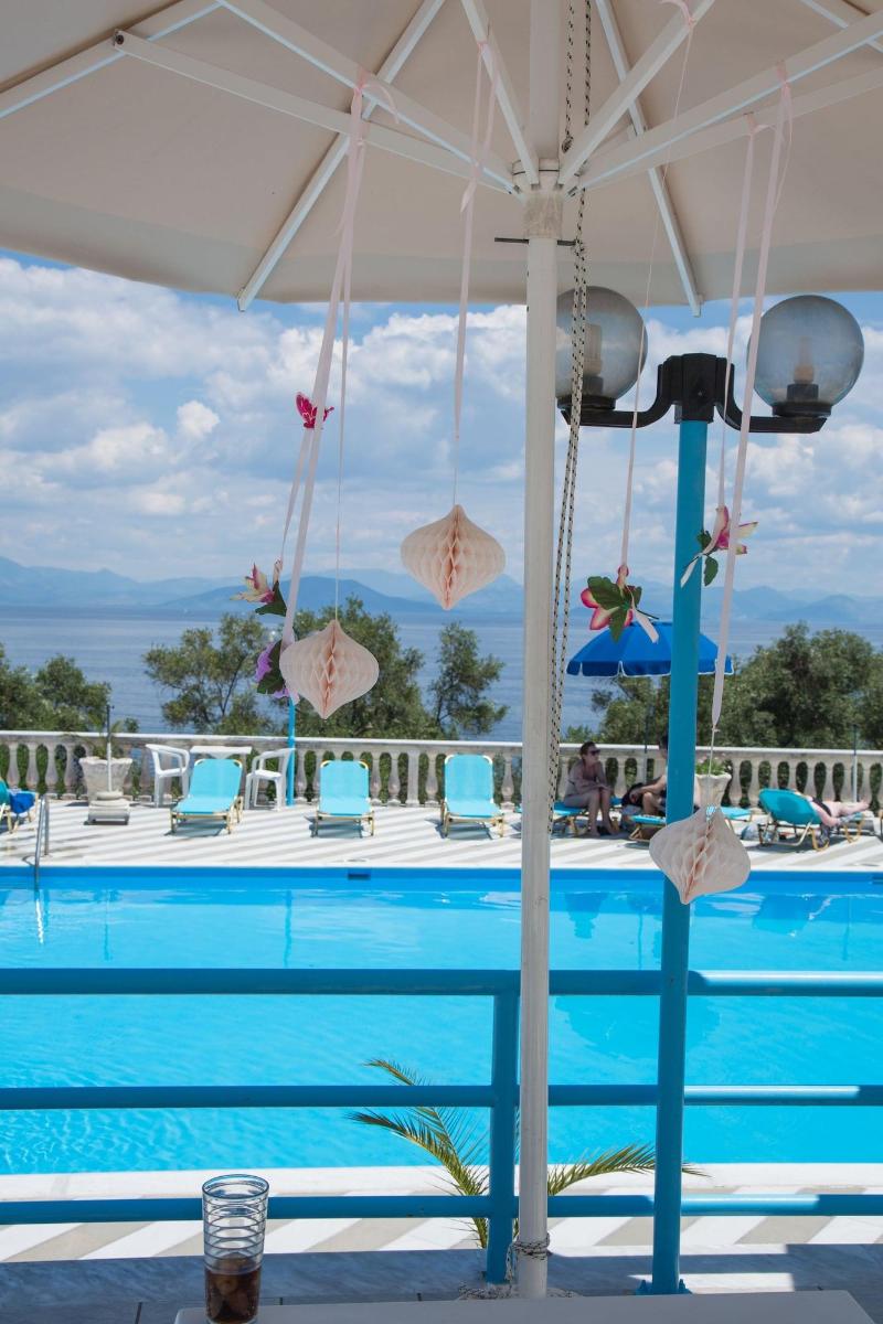 Brentanos Apartments ~ A ~ View of Paradise image