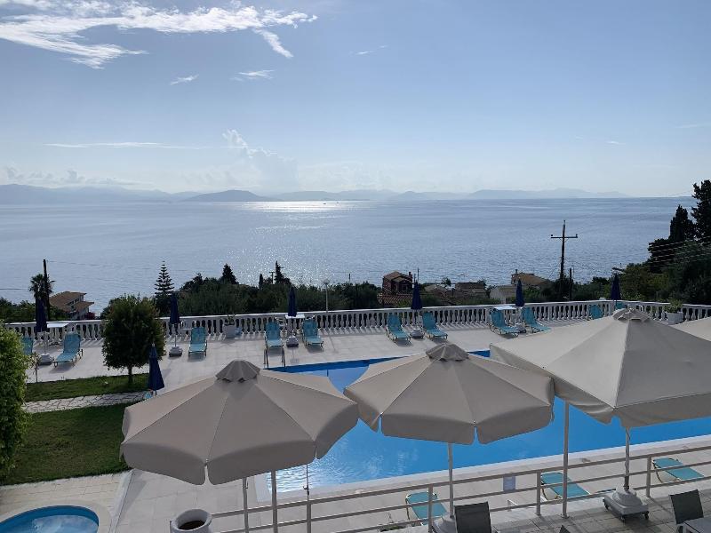 Brentanos Apartments ~ A ~ View of Paradise image