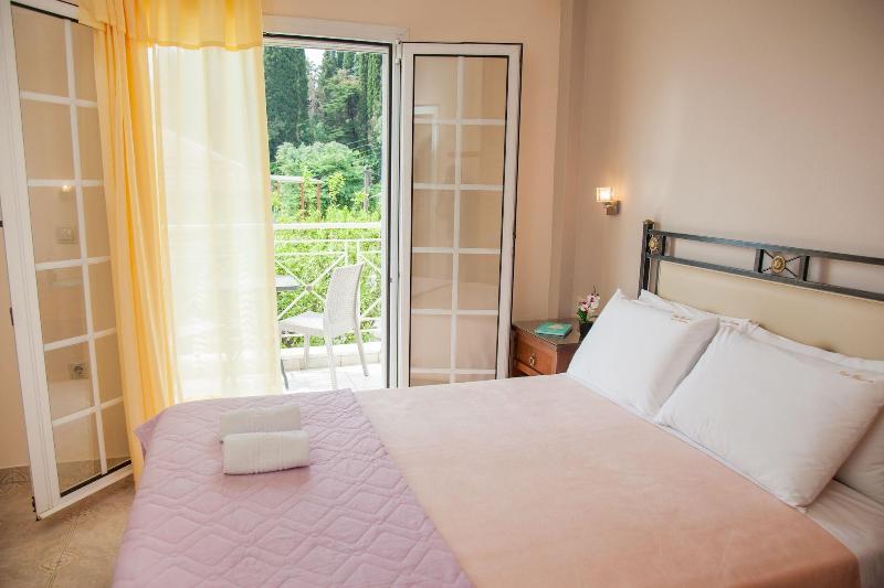 Brentanos Apartments ~ A ~ View of Paradise image