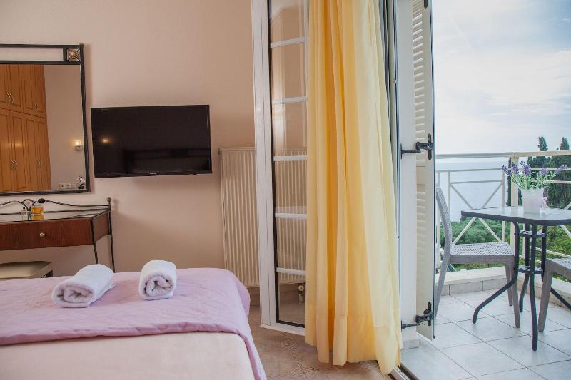 Brentanos Apartments ~ A ~ View of Paradise image