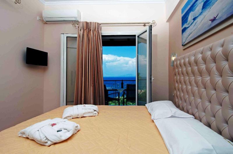 Brentanos Apartments ~ A ~ View of Paradise image
