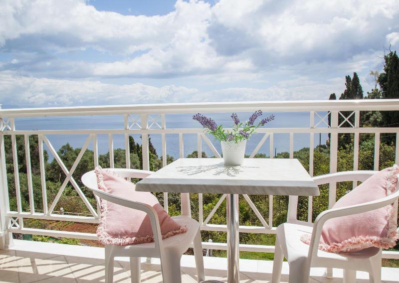 Brentanos Apartments ~ A ~ View of Paradise image