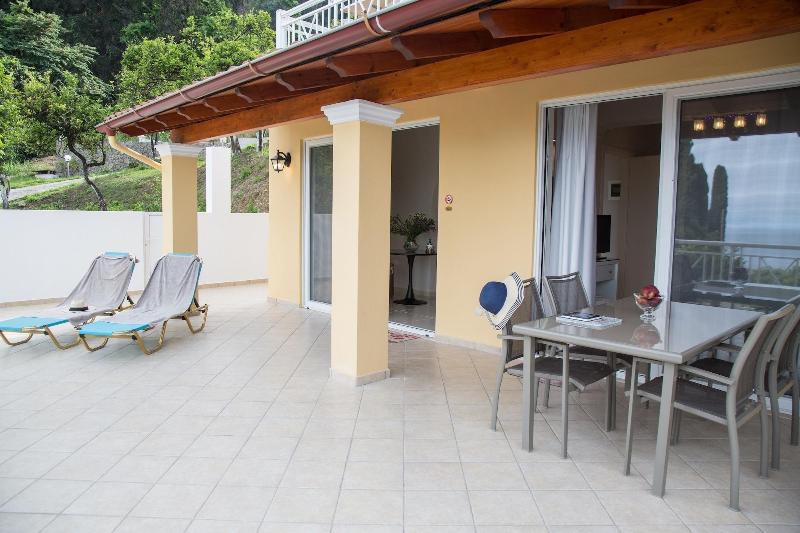Brentanos Apartments ~ A ~ View of Paradise image