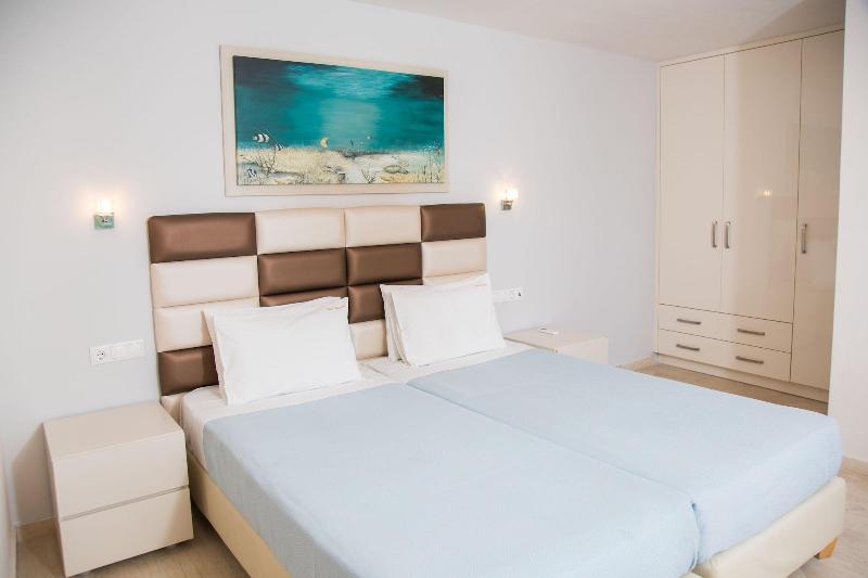 Brentanos Apartments ~ A ~ View of Paradise image