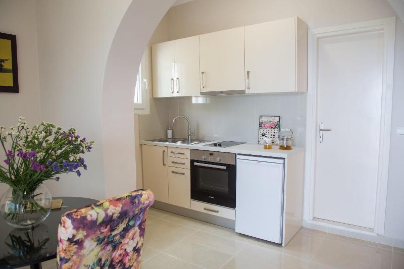 Brentanos Apartments ~ A ~ View of Paradise image