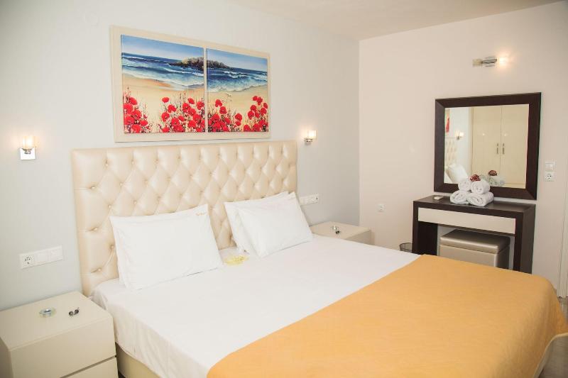 Brentanos Apartments ~ A ~ View of Paradise image