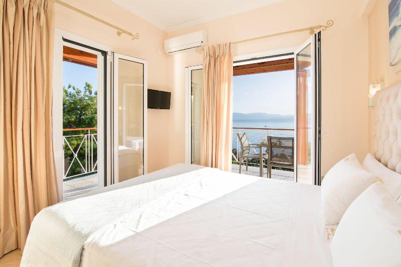 Brentanos Apartments ~ A ~ View of Paradise image