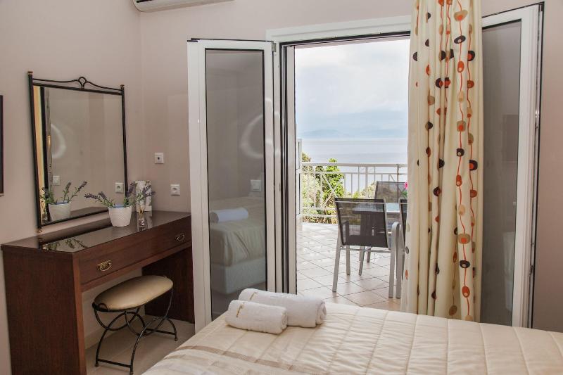 Brentanos Apartments ~ A ~ View of Paradise image