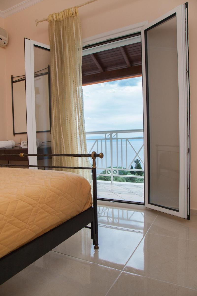 Brentanos Apartments ~ A ~ View of Paradise image