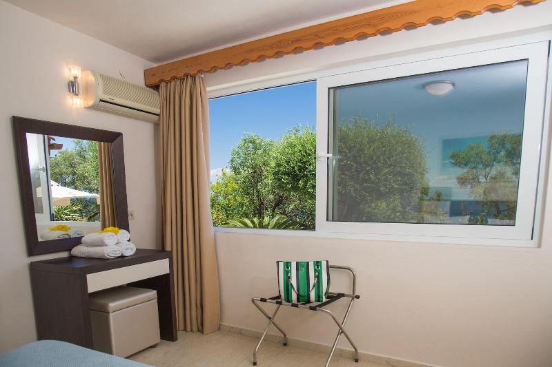 Brentanos Apartments ~ A ~ View of Paradise image