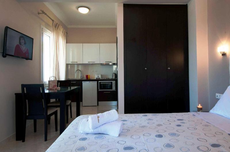 Brentanos Apartments ~ A ~ View of Paradise image
