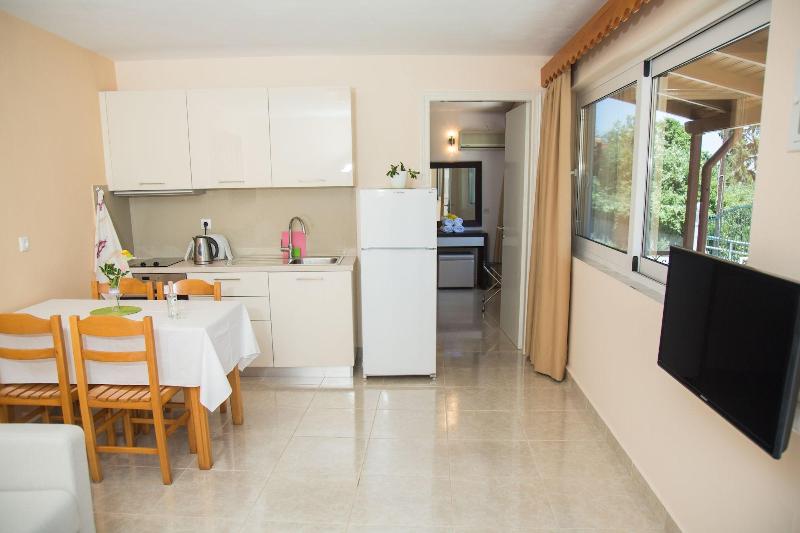 Brentanos Apartments ~ A ~ View of Paradise image