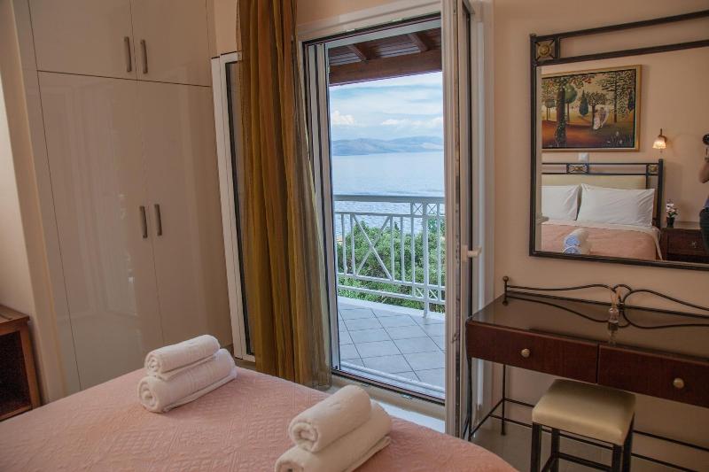 Brentanos Apartments ~ A ~ View of Paradise image