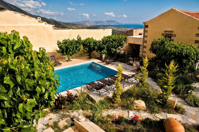 Arcus Suites image