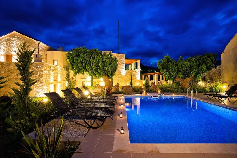 Arcus Suites image