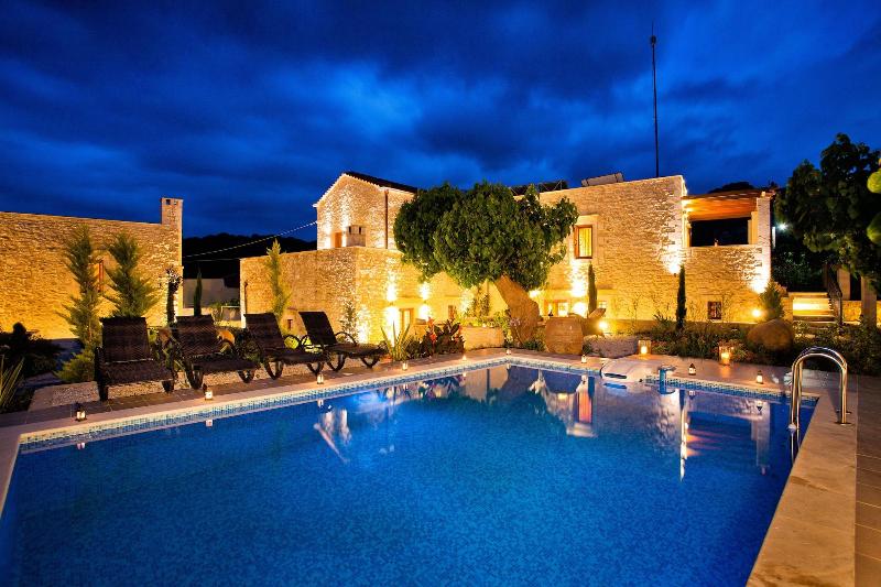 Arcus Suites image