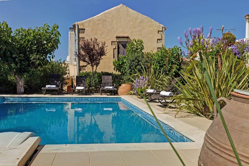 Arcus Suites image