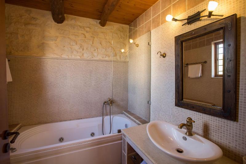Arcus Suites image