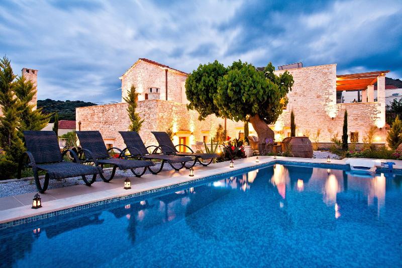Arcus Suites image