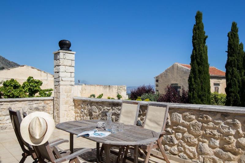 Arcus Suites image