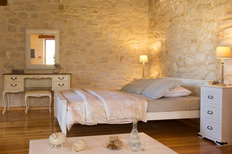 Arcus Suites image