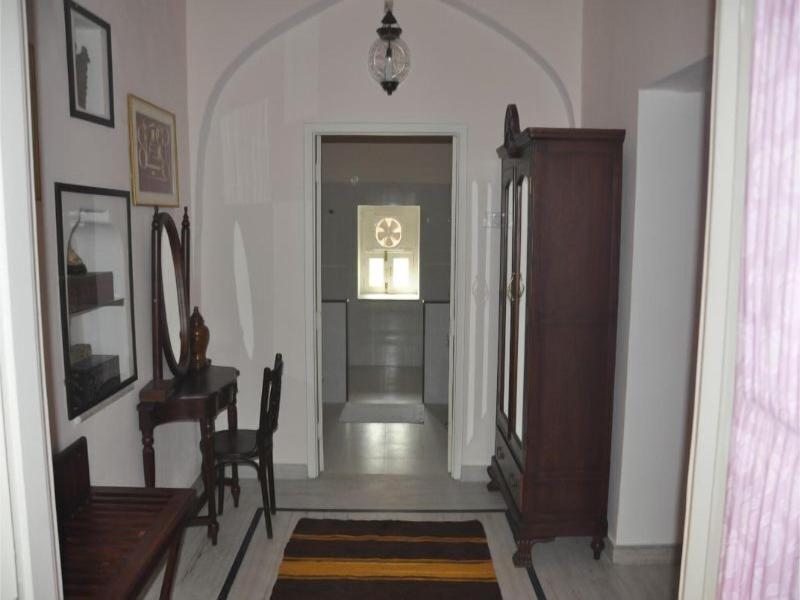 Castle Khandela Hotel