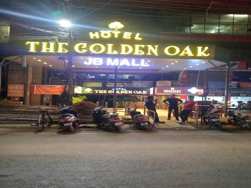Hotel The Golden Oak Raipur