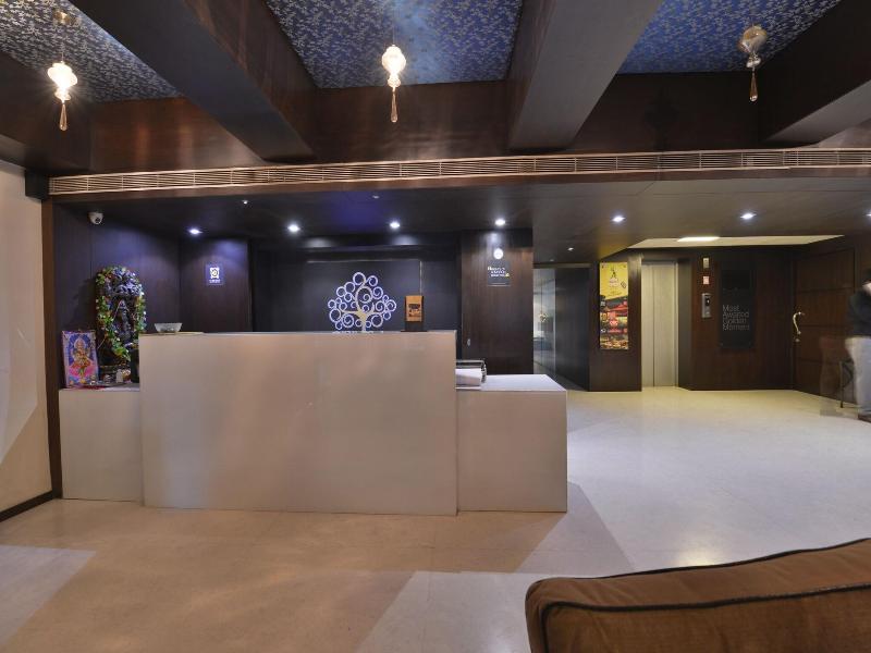 Hotel The Golden Oak Raipur