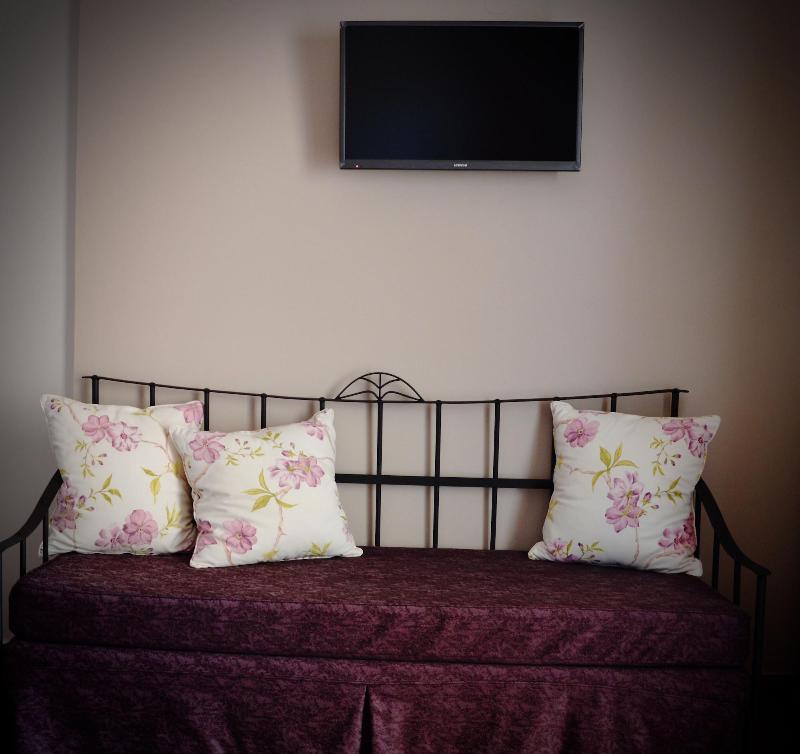 Diamond Palace Apartments image
