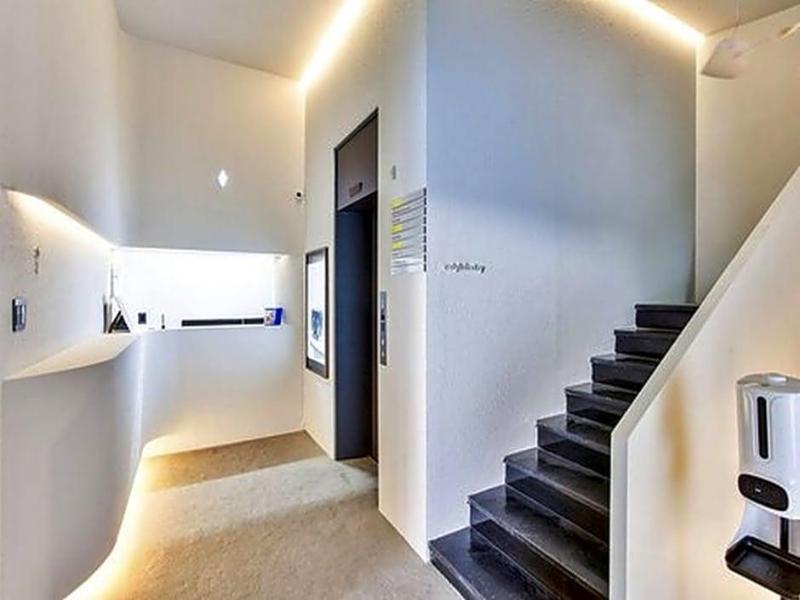 Croissant Hotel image