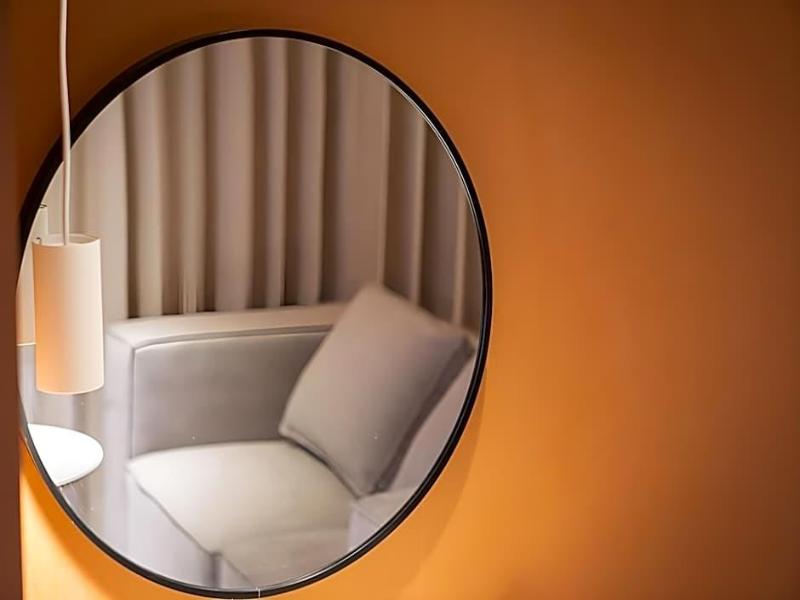 Croissant Hotel image