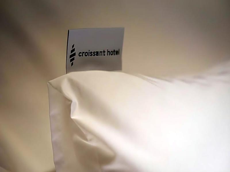 Croissant Hotel image