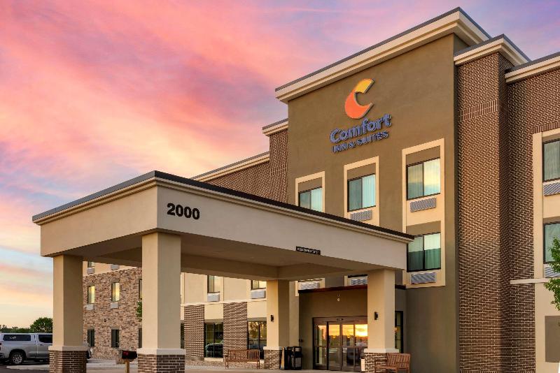 Comfort Inn & Suites Mankato image