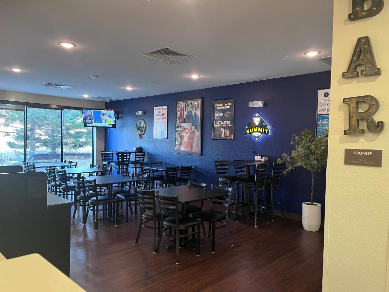 Comfort Inn & Suites Mankato image
