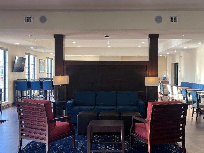 Comfort Inn & Suites Mankato image
