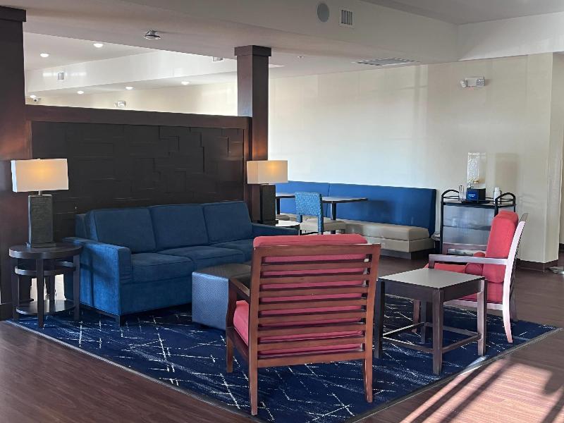 Comfort Inn & Suites Mankato image