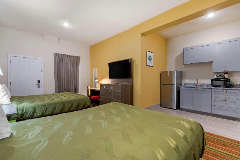 Quality Inn & Suites Elgin image 8