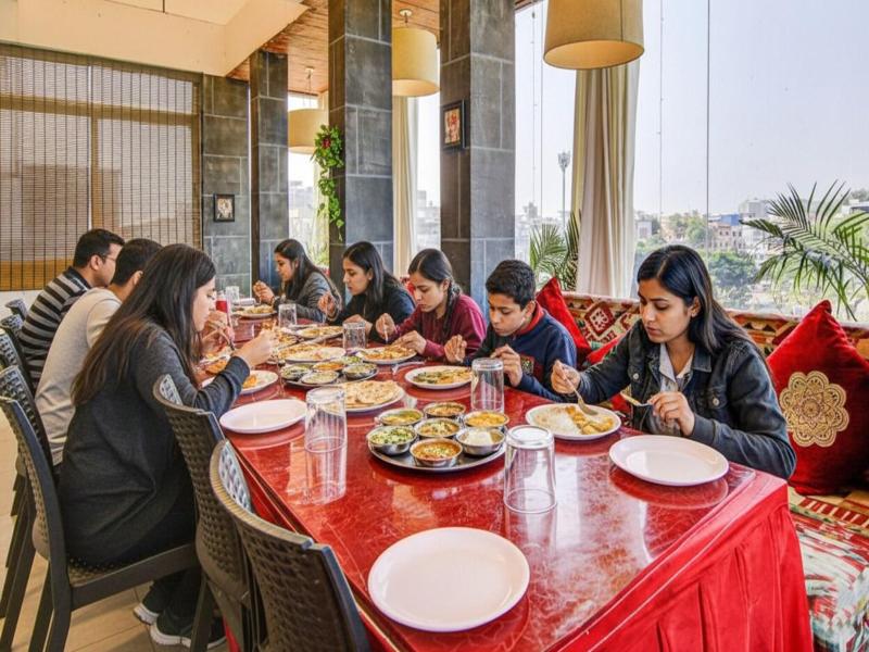 Fabhotel The Khushi Regent
