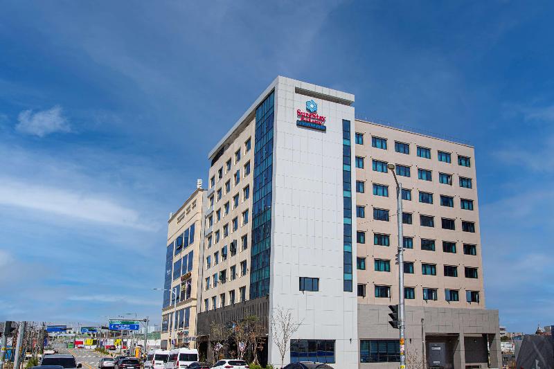 SureStay Plus by Best Western Asan image