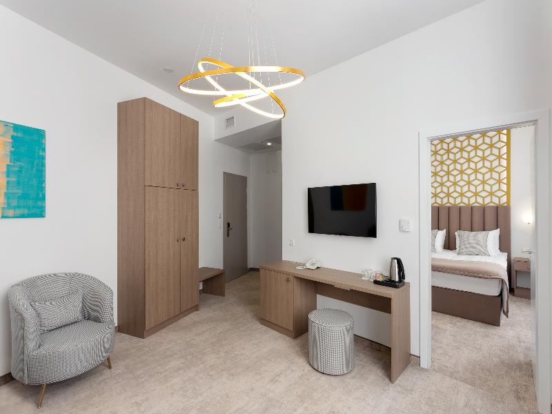 Mera Hotel image