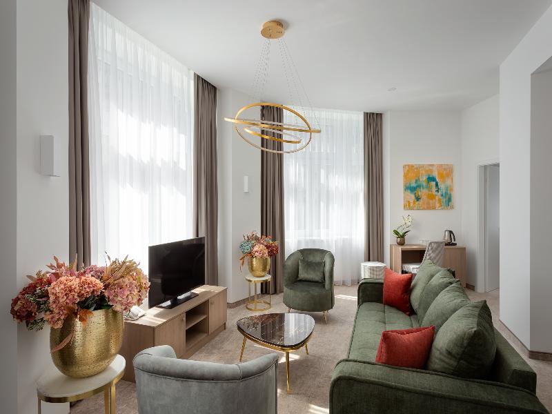 Mera Hotel image