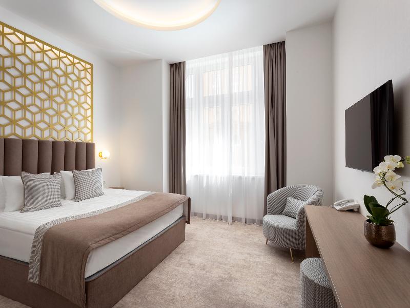 Mera Hotel image