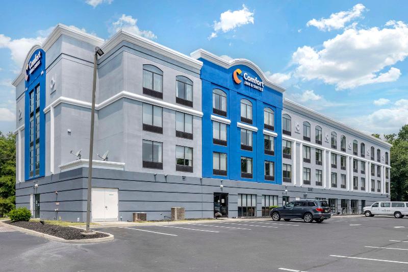 Comfort Inn & Suites Voorhees Township image