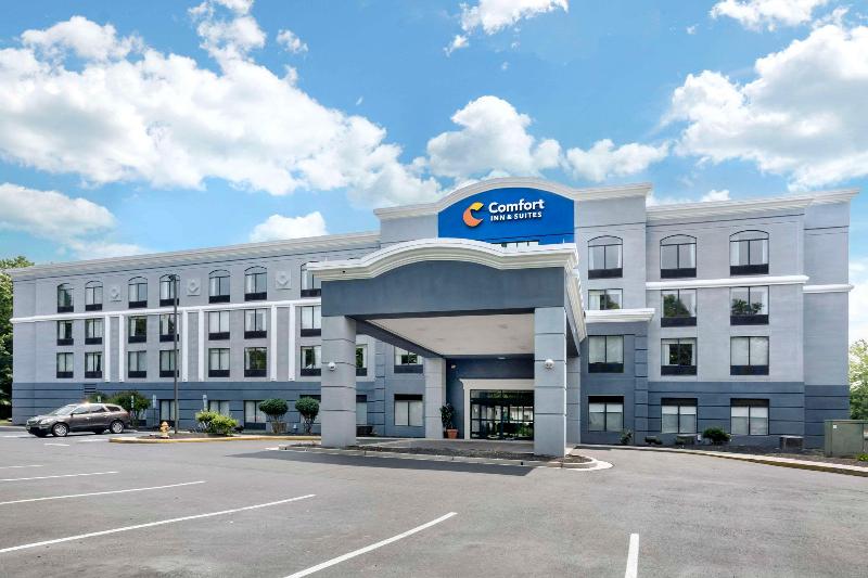 Comfort Inn & Suites Voorhees Township image