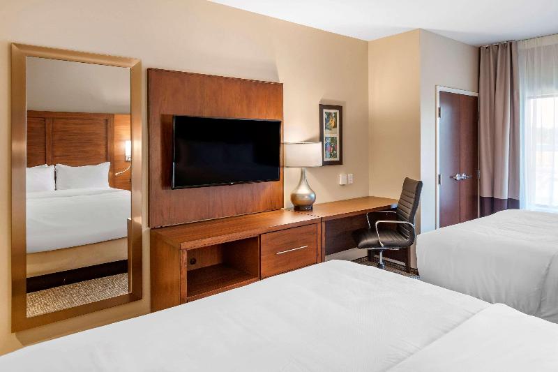 Comfort Inn & Suites -Clarkston image