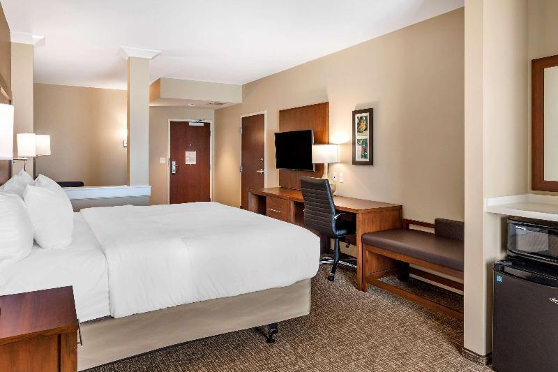 Comfort Inn & Suites -Clarkston image